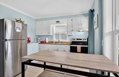 Topsail Beach House | Beachside Escape – 2BR Ground-Floor Condo