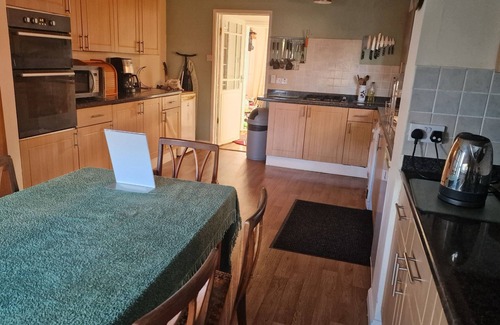 Herne Bay House | Beachside Family Home Sleeps 8 with Parking