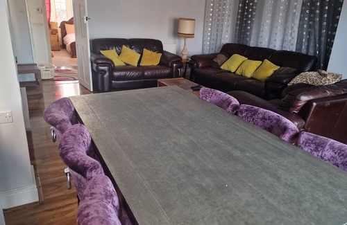 Herne Bay House | Beachside Family Home Sleeps 8 with Parking