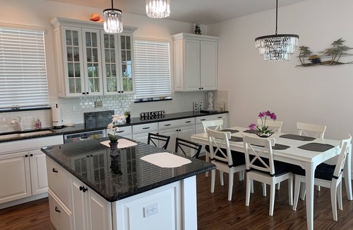 Mid Island House | Beachside Flamingo House , Pool Home 3 bedroom, 3 bath Sleeps 6