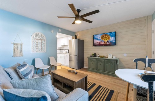 North Wildwood Apartment | Beachside Getaway: 1 BR Condo with Heated Pools & BBQ Grills in a Prime Location