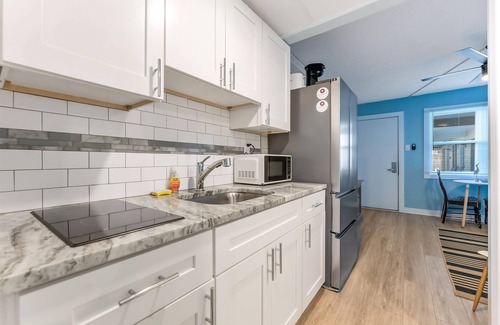 North Wildwood Apartment | Beachside Getaway: 1 BR Condo with Heated Pools & BBQ Grills in a Prime Location
