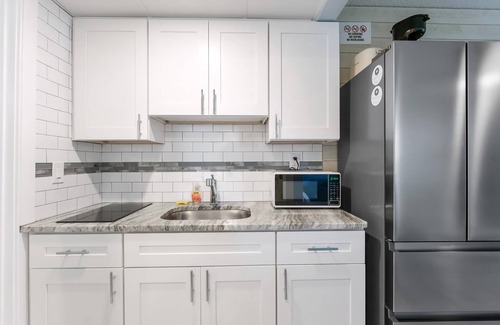 North Wildwood Apartment | Beachside Getaway: 1 BR Condo with Heated Pools & BBQ Grills in a Prime Location
