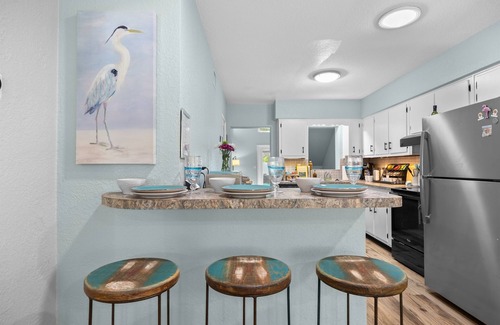 Cocoa Beach Cottage | Beachside Getaway | King Bed*Pet Friendly*Firepit