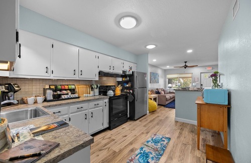 Cocoa Beach Cottage | Beachside Getaway | King Bed*Pet Friendly*Firepit
