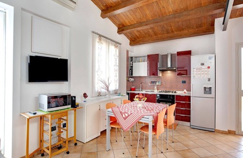 Reitani Apartment | Beachside Getaway w/Garden