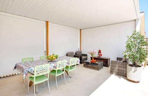 Reitani Apartment | Beachside Getaway w/Garden
