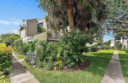 Jupiter Villa | Beachside Modern Wellness Villa with Spacious Patio, Walk to the Beach
