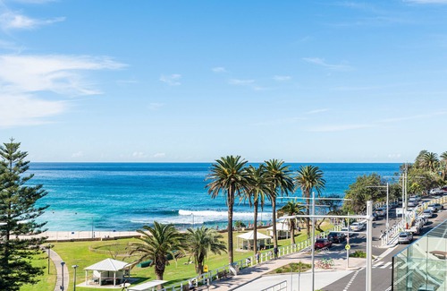 Bronte Apartment | Beachside penthouse
