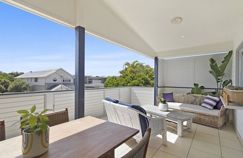 Casuarina Apartment | Beachside Retreat - 2 Bedrooms (Short or Long Term) Opposite Casuarina Beach