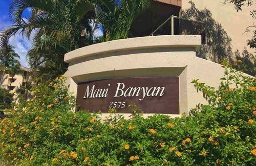Kihei Condo | Beachside Retreat | Walk to Shops & Dining