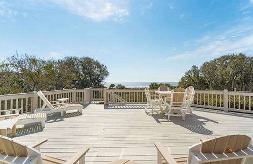 Vanderhorst Plantation House | Beachside Treehouse, spectacular ocean view on popular Surfsong Rd