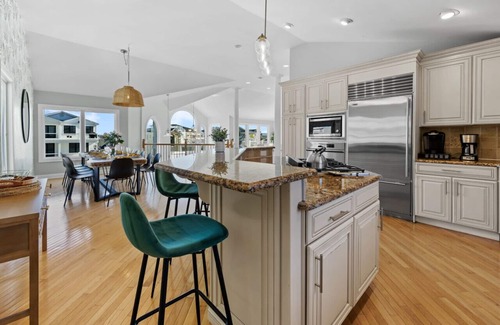 A-Zone House | Beachside Villa, Pool & Hot Tub open till October!