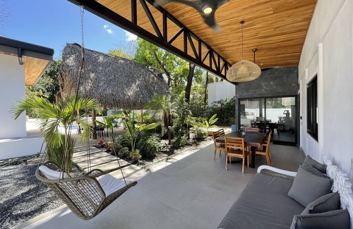 Nosara House | BEACHSIDE Villas 2 bd, POOL & TROPICAL RANCHO
