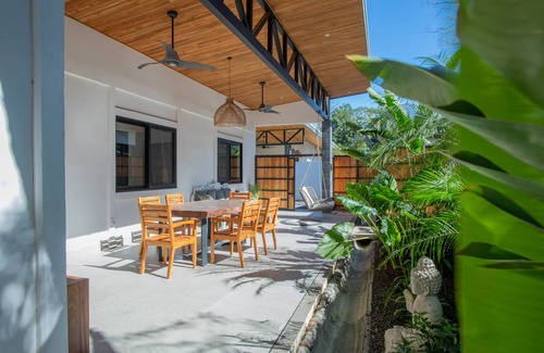 Nosara House | BEACHSIDE Villas 2 bd, POOL & TROPICAL RANCHO