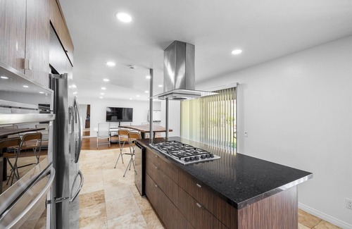 Olde Carlsbad House | Beachside Work & Creativity Retreat
