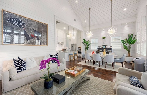 Galveston Cottage | Beachtown Galveston - 4 Bed on 1 Level with Elevator - Pet Friendly!