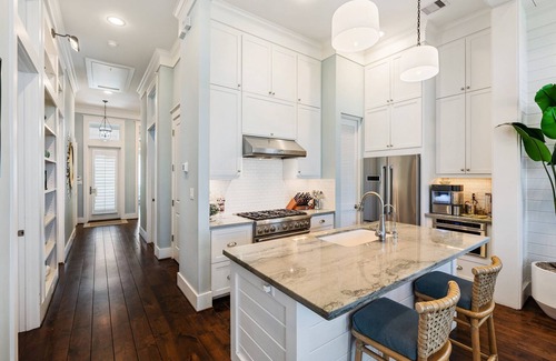 Galveston Cottage | Beachtown Galveston - 4 Bed on 1 Level with Elevator - Pet Friendly!