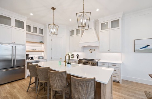 Galveston House | Beachtown Galveston - 5 Bed, 4.5 Bath - Located between Beach and Pool