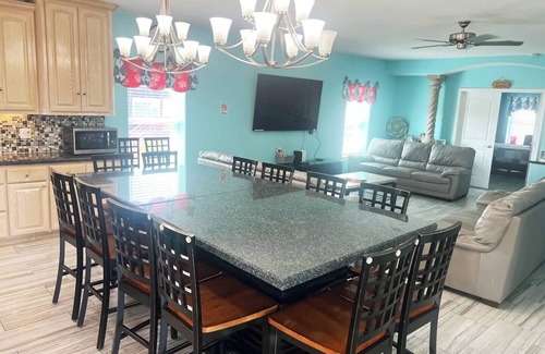South Padre Island House | BEACHVIEW, 100'TO BEACH, POOL/JACUZ, BILLIARD, FAM REUNION!