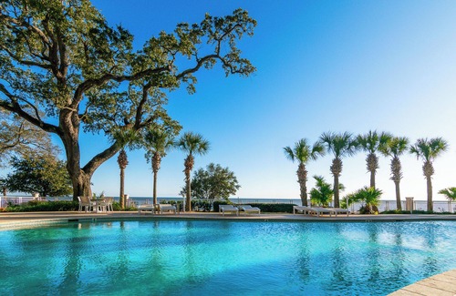 Gulfport Condo | Beachview Condo at Legacy Tower 2 -206 - fully furnished 2 bedroom 2 bathroom
