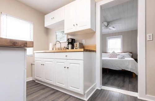 Northeast Virginia Beach House | Beachwalk #4, 8 minute walk to the beach