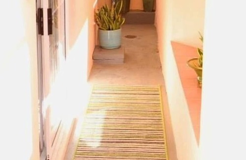 Paget Apartment | BeachWalkStudio StepsToBeach LargePool Central