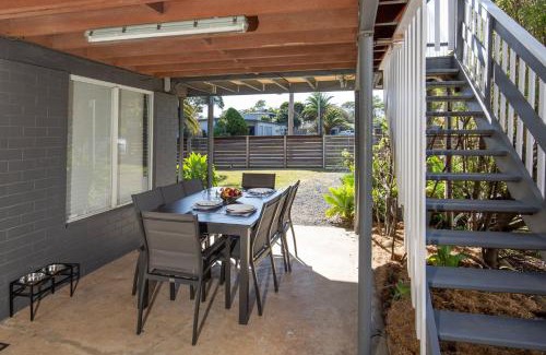 Berrara House | Beachway Pet Friendly 2 Mins Walk to Beach