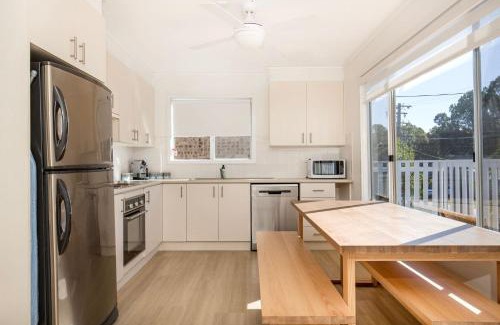 Berrara House | Beachway Pet Friendly 2 Mins Walk to Beach