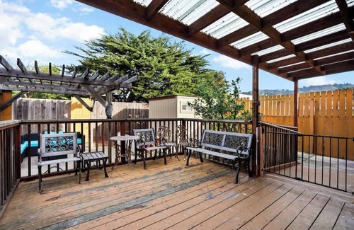Sharp Park Apartment | Beachy 1BR Escape w/Sofa Bed | Golf Nearby