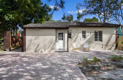 South Middle River Villa | Beachy 3bd: Minutes from the Beach!