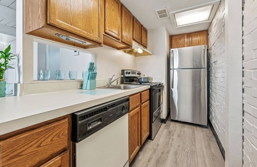 Old North Columbus Apartment | Beachy Campus Rental- Steps from THE OHIO STATE Stadium