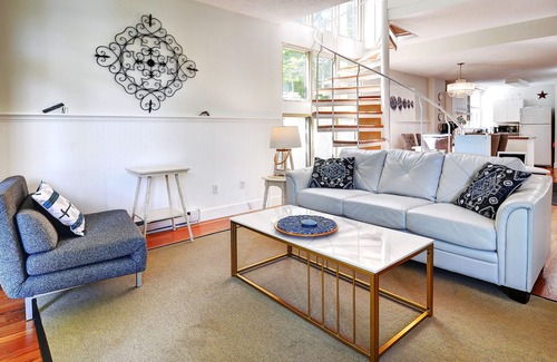 North Oyster Condo | Beachy condo with Oceanview, Hotub and Pool