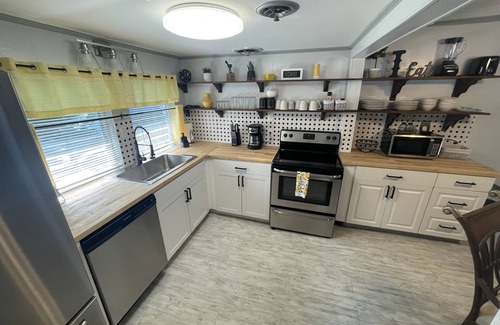 Englewood Cottage | Beachy Cottage near Manasota Key