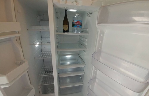 Crown Point Cottage | BEACHY CUTE COTTAGE . Air Con. Nurses-DOD-parking-patio-PB! 500 steps to beach