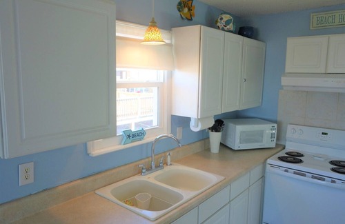 Ocean City Beach House | Beachy Day - Sunny, Bright and Charming Beach Bungalow