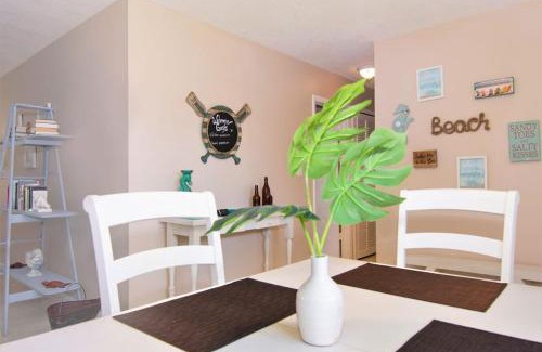 Interchange Square Apartment | Beachy Home with Rec Room and Patio