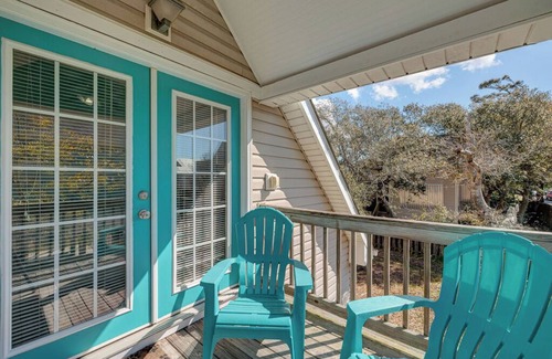 Tranquil Harbour Cottage | Beachy Keen ~Charming Dog Friendly Cottage-Walk to Beach! Sleeps 6