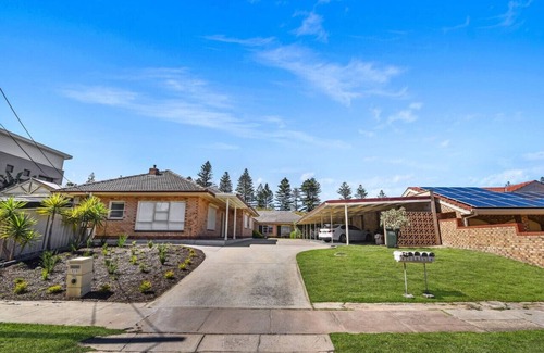 Henley Beach Apartment | Beachy Keen in Gorgeous Henley Beach