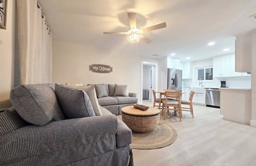Indian Rocks Beach Cottage | Beachy Keen Cottage B! Just Steps from Indian Rocks Beach!