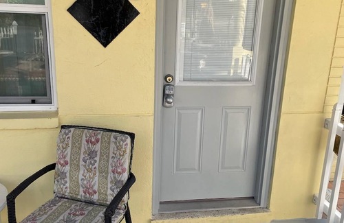 Clearwater Beach Hotel | Beachy one bedroom condo hotel. 200 yards to Clearwater Beach