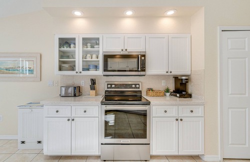 Port Charlotte House | Beachy Port Charlotte Home w/Hot Tub & Pool!