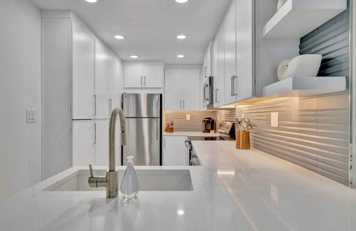 Holmes Beach House | Beachy Villa—Golf Cart Included!