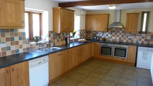 Brecon House | Beacons View Farm Cottages