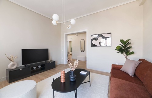 Palaio Faliro Apartment | Beaming 2BR Apartment in Paleo Faliro