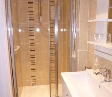 Eastbourne House | Beamsley Lodge B&B