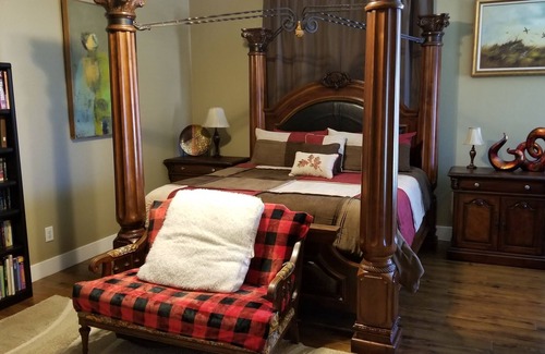 Princeton House | Bear Cabin 14 minutes from US75 and SH121