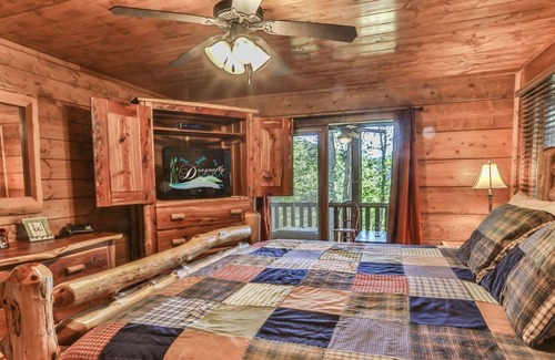 Ellijay Cabin | Bear Creek Crossing- Family Retreat Cabin in Private Wooded Setting on Creek No
