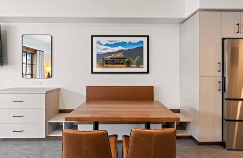 Tamarack Apartment | Bear Den Lodge King Studio Condo - Elegant King Studio | Pet friendly