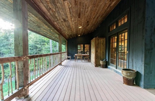 Stockbridge House | Bear-Foot Lodge Killington, Private! Sauna/Gameroom. Perfect for Large Groups!